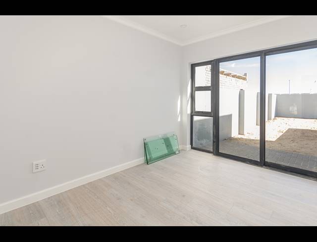4 BEDROOM FREEHOLD FOR SALE IN PARKLANDS NORTH
